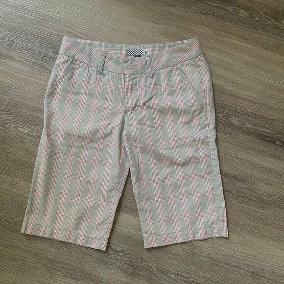 Volcom pink plaid bermuda shorts - Picture 2 of 12